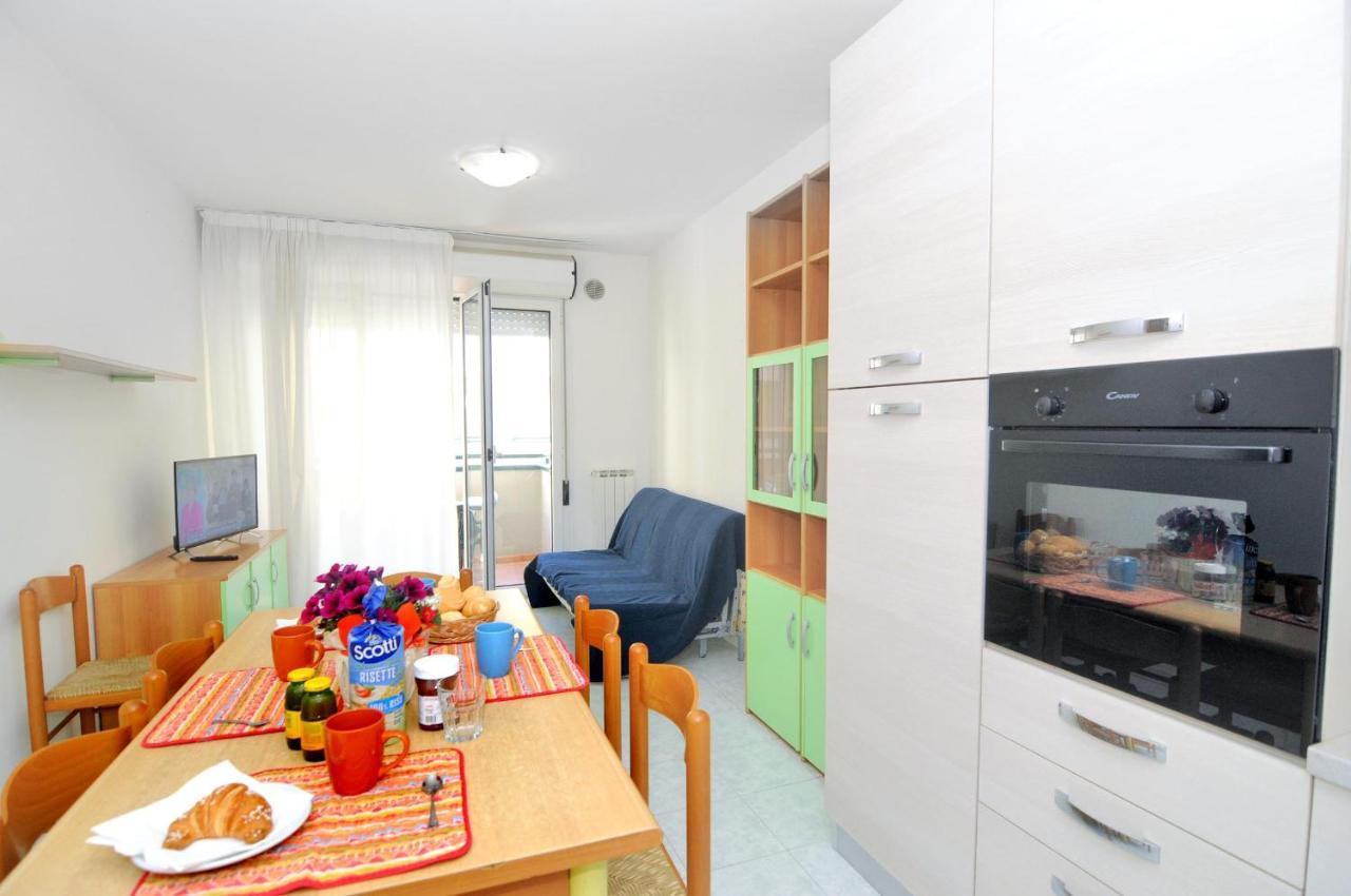 Cristoforo Colombo Apartment Caorle Bagian luar foto